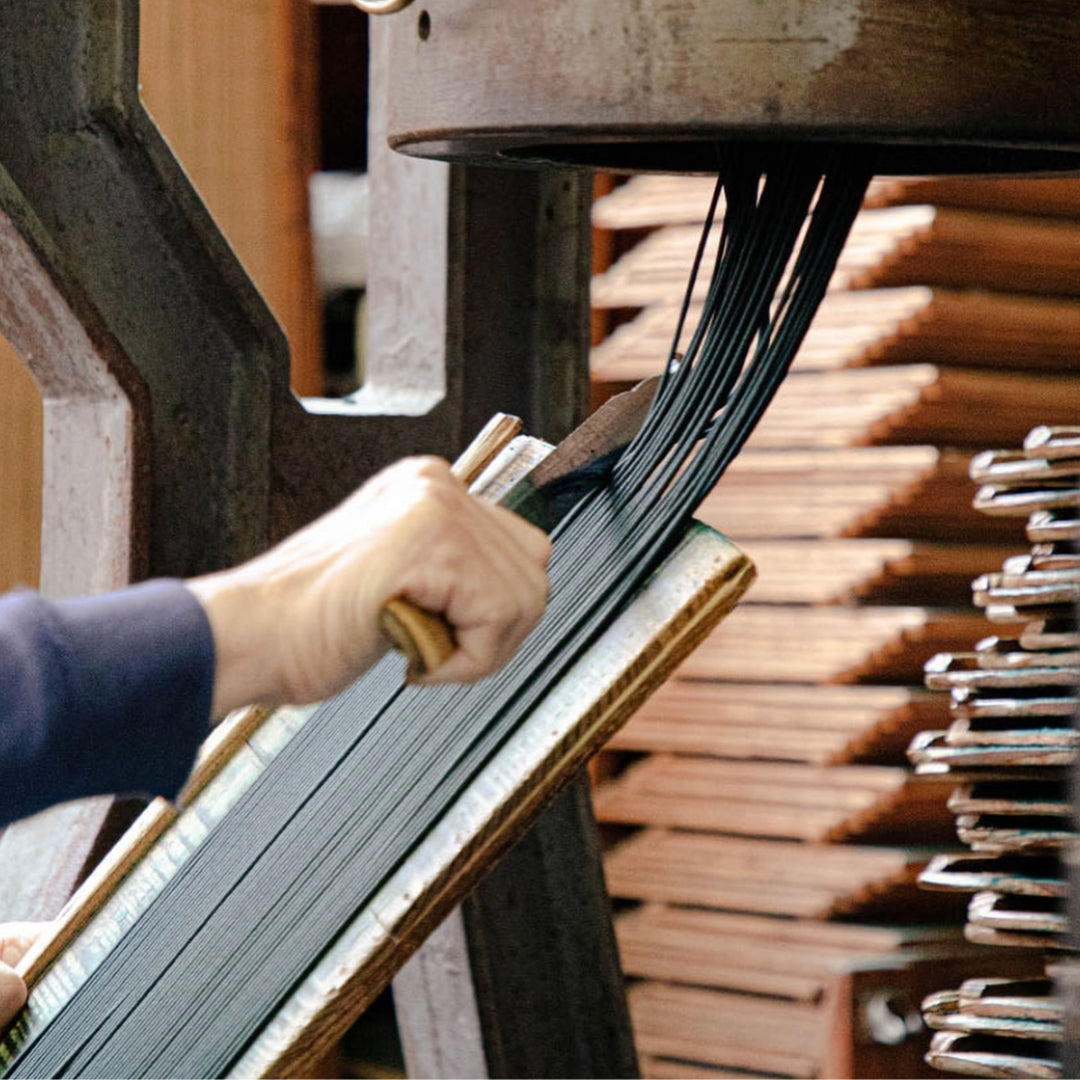 Duo Set - Pebble Räucherstäbchenhalter Beige & Räucherstäbchen "I Can Buy Myself Flowers"