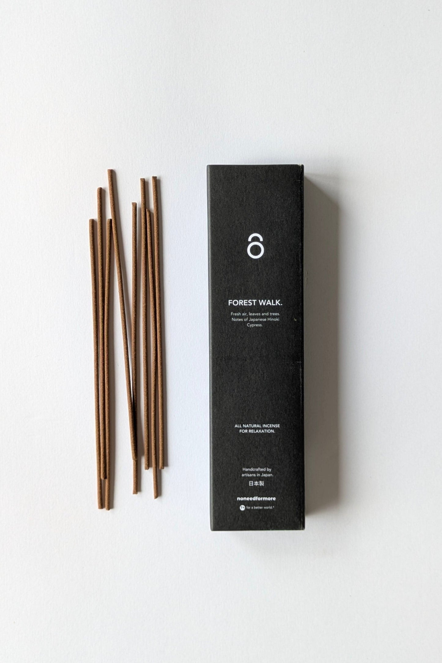 Root & Release: Palo Santo und Räucherstäbchen
