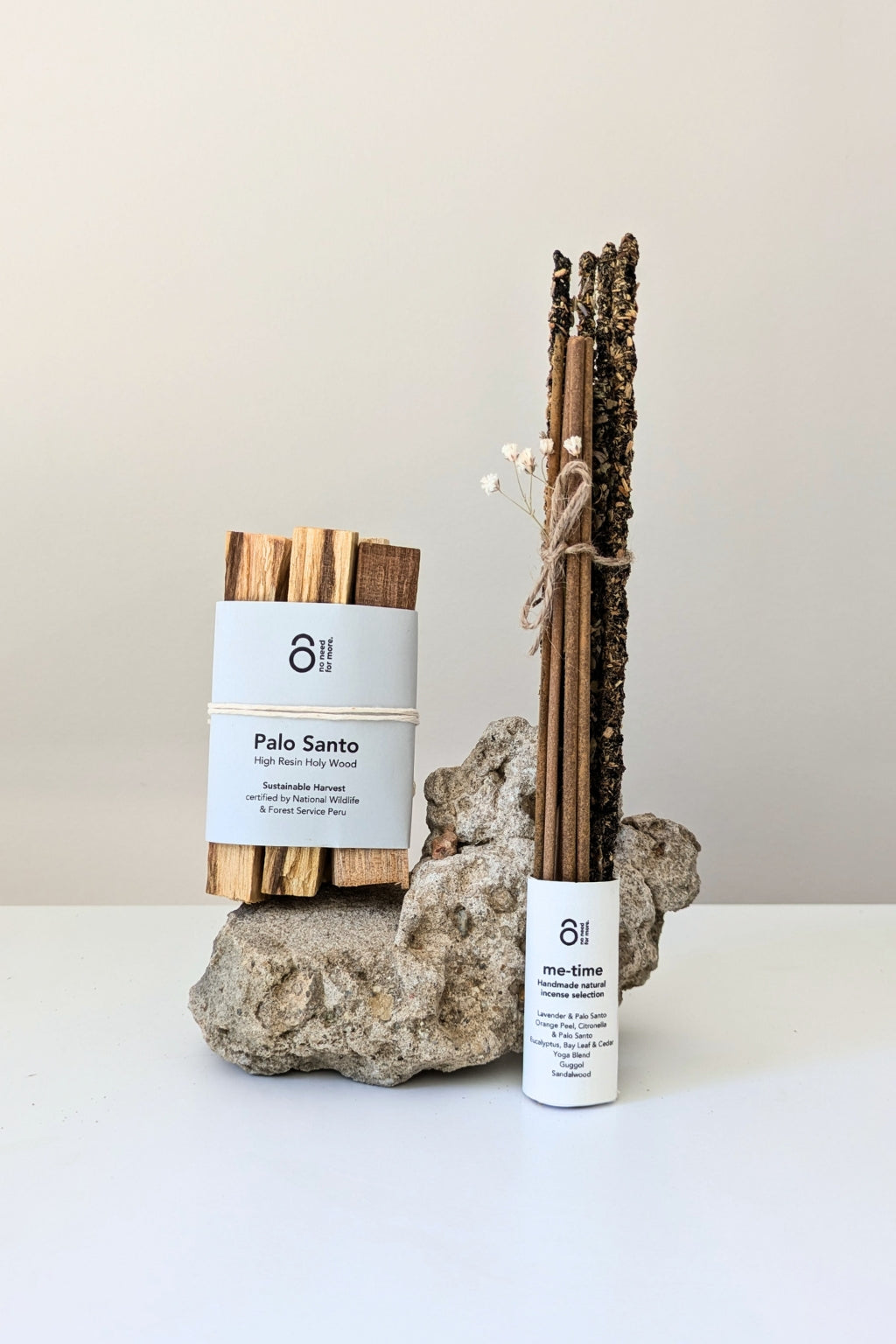 Räucherset: Palo Santo Räucherwerk & Handgerollte Räucherstäbchen