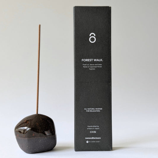 Duo Set - Pebble Räucherstäbchenhalter Braun & Räucherstäbchen "Forest Walk"