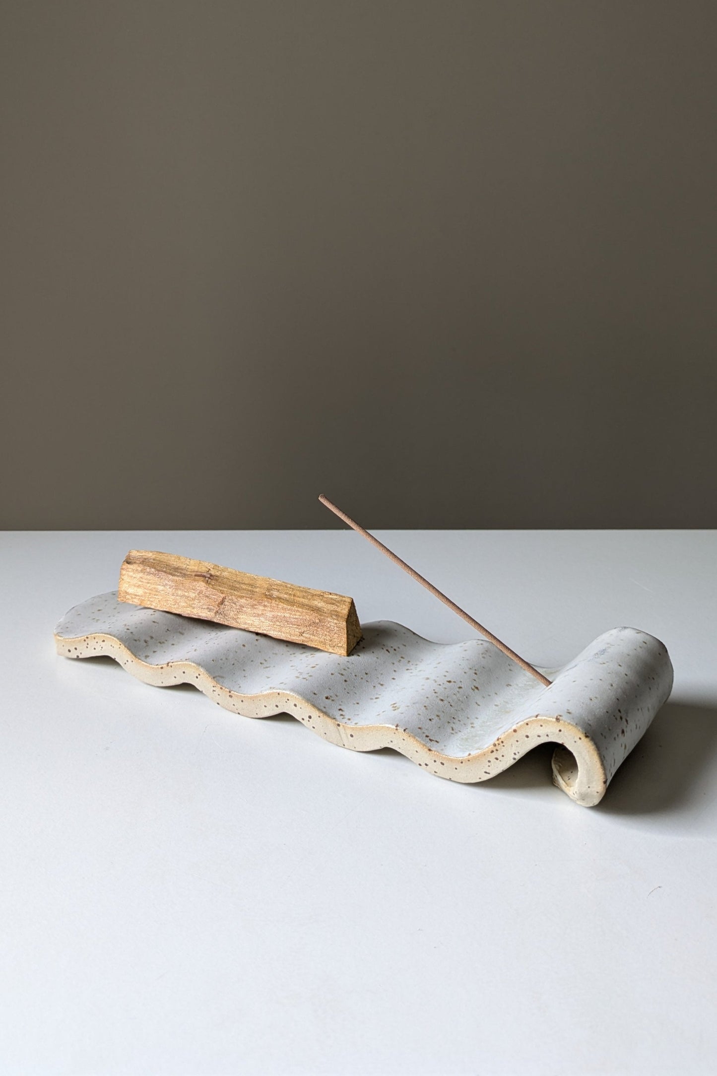 Handmade Incense & Palo Santo Holder - Wavy Dots Matte