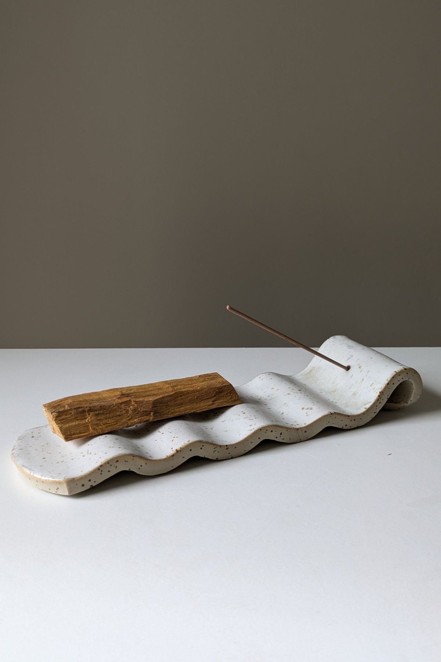 Handmade Incense & Palo Santo Holder - Wavy Dots Matte