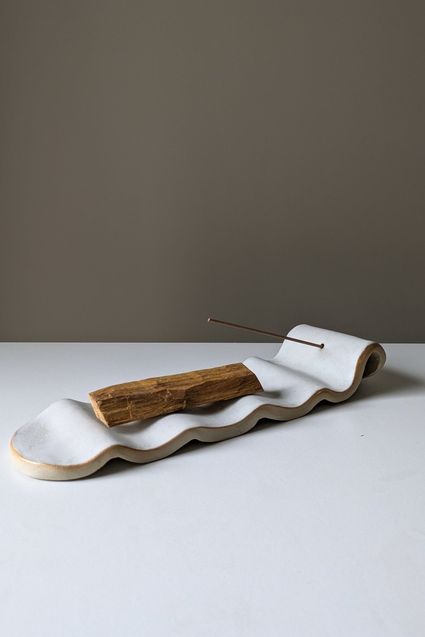 Handmade Incense & Palo Santo Holder - Wavy Matte White