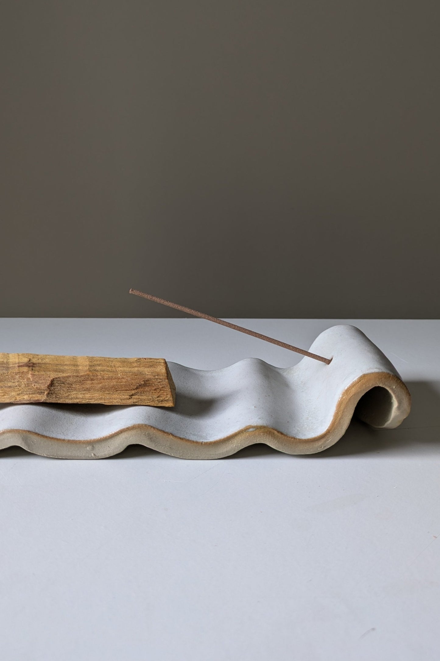 Handmade Incense & Palo Santo Holder - Wavy Matte White